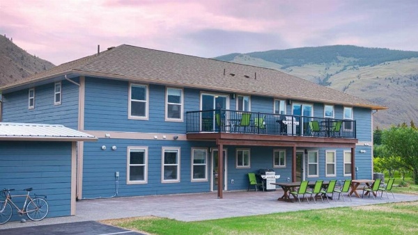 Klippers Guest Suites image 33